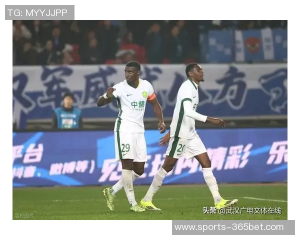 三镇新任主帅莫拉强调稳固防守基础细节打磨助力球队提升竞争力